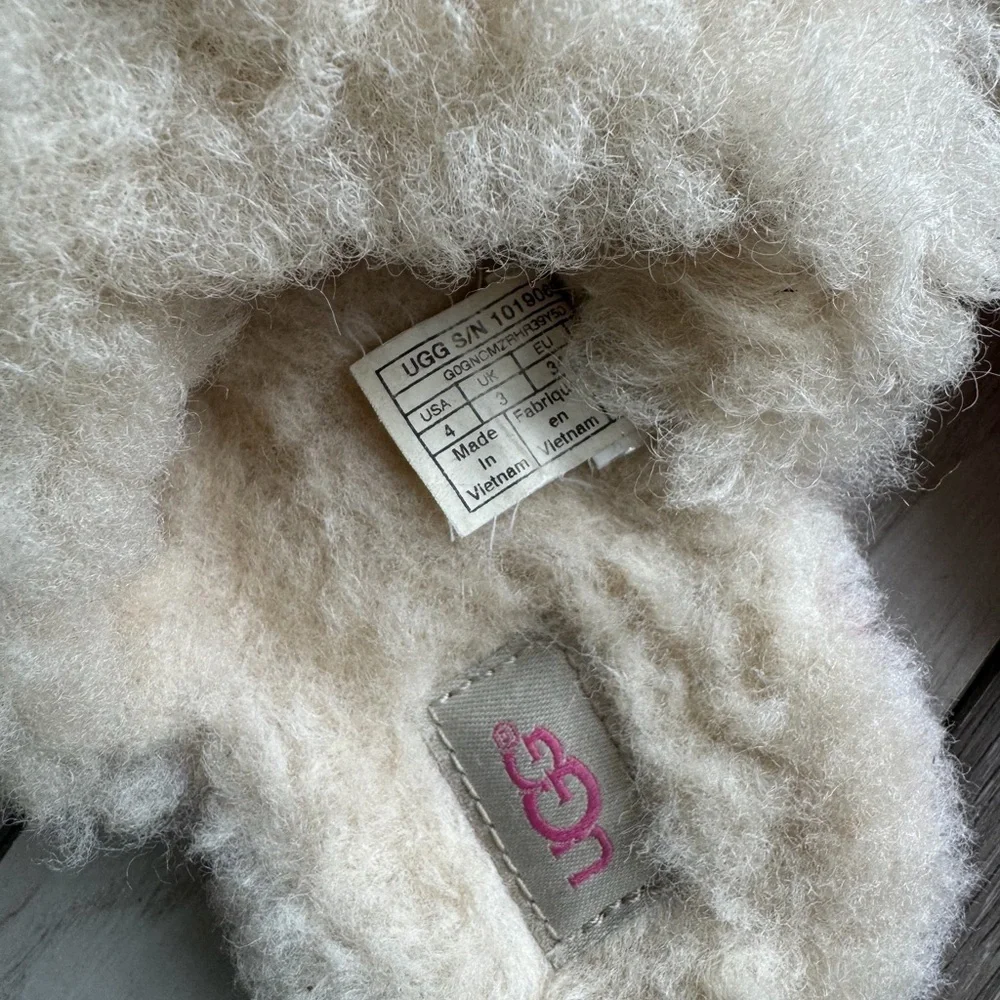 UGG soft pink
